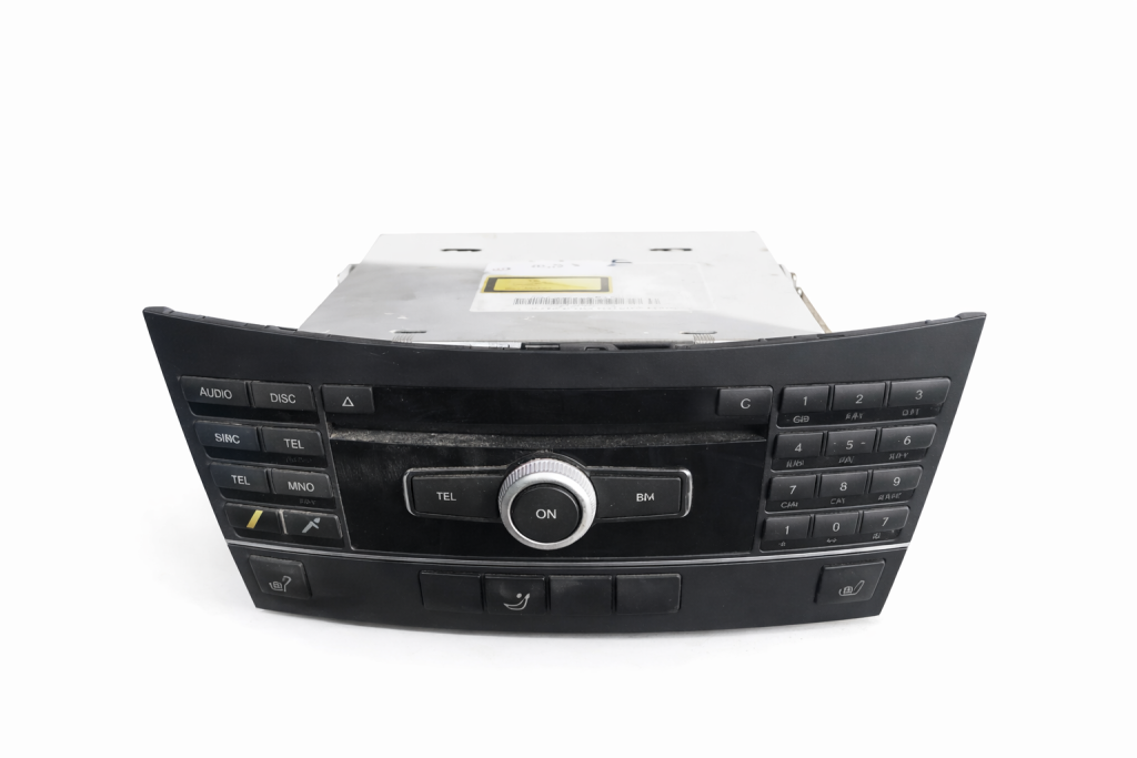 W212 E CLASS RADYO KONTROL PANELİ