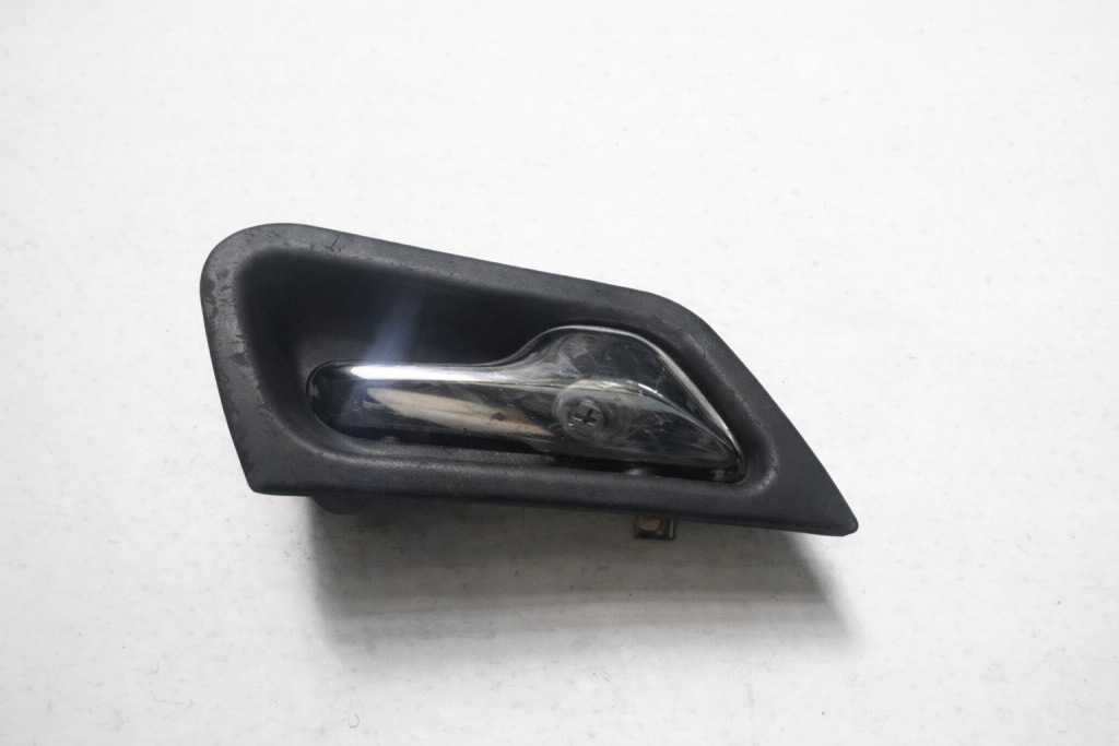 W638 VİTO KAPI KOLU