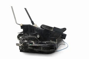 W639 SAĞ ÖN KAPI KİLİDİ